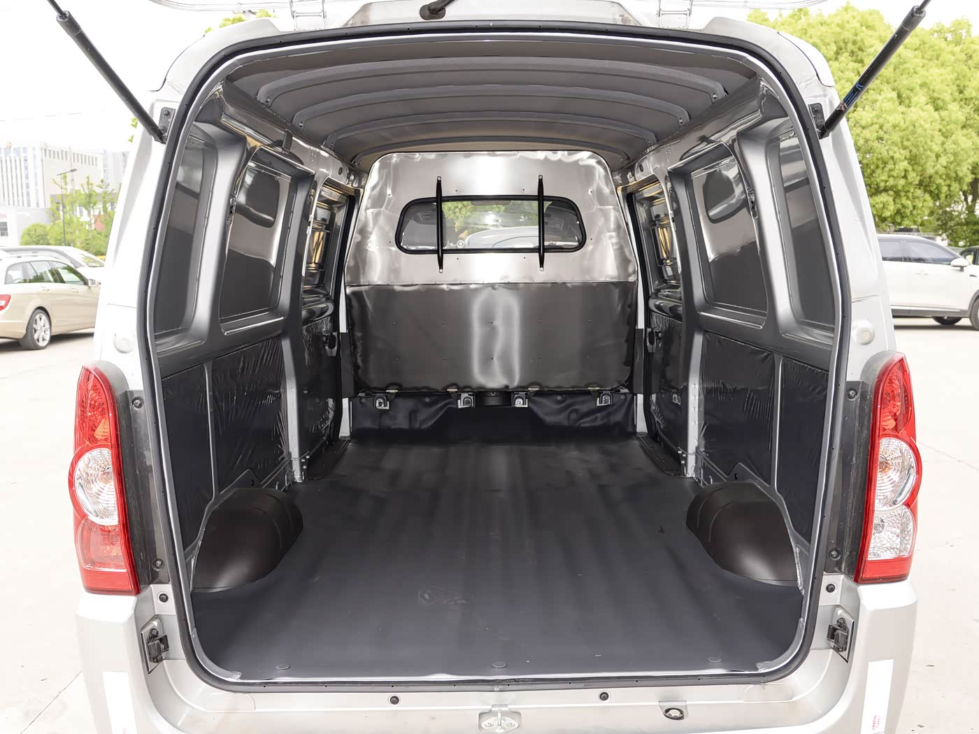 SAIC-GM-Wuling Wuling Rongguang EV