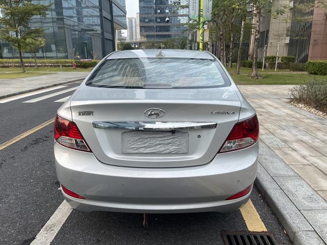 Hyundai Verna 2010 d'occasion certifiée, berline 4 portes, 1,4 L, boîte manuelle, confort GS - u22111120