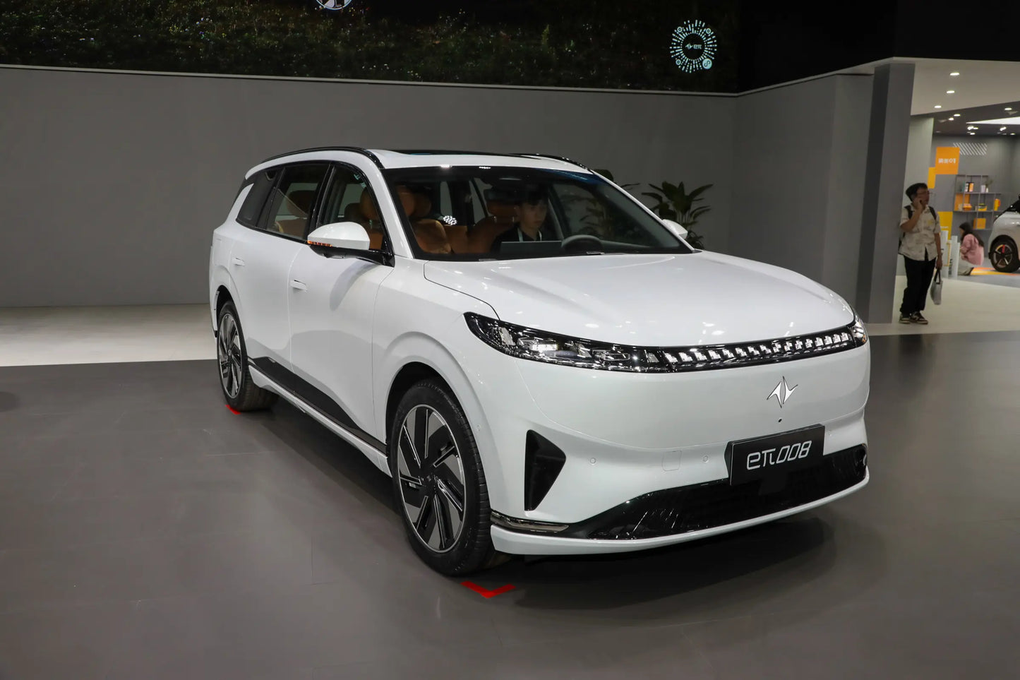 Dongfeng eπ008 - Véhicule hybride rechargeable