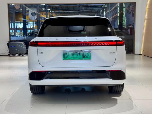 Pre-Owned XPeng G9 2022 Model 702 Pro