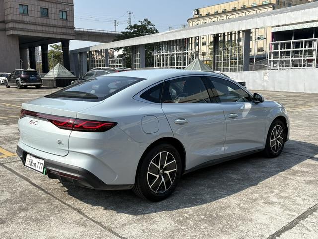 Vélo BYD Qin L DM 2024 DM-i 80KM Superior Edition d'occasion certifié