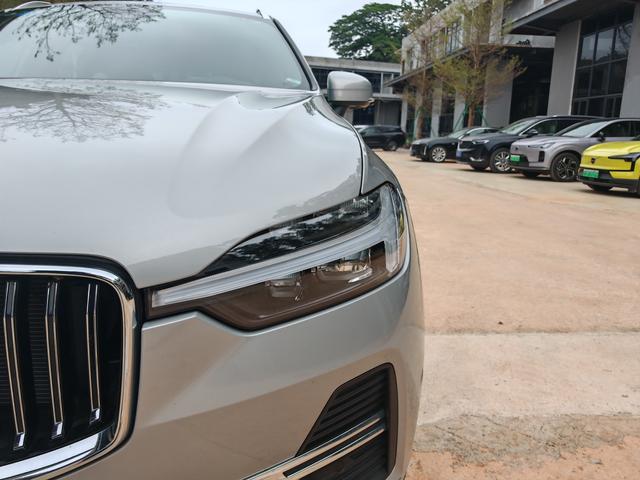 Volvo XC60 PHEV 2024 T8 AWD Long Range Inscription Luxury Edition d'occasion certifiée