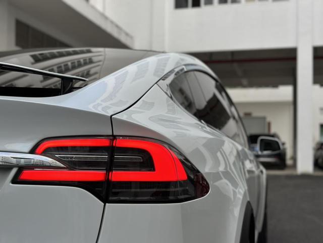 Pre-Owned Tesla Model X 2016 90D