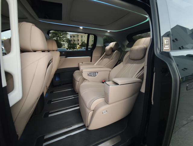 Certificated Pre-Owned XPENG X9 2025 All-Electric 650 Long Range Max-u21687216