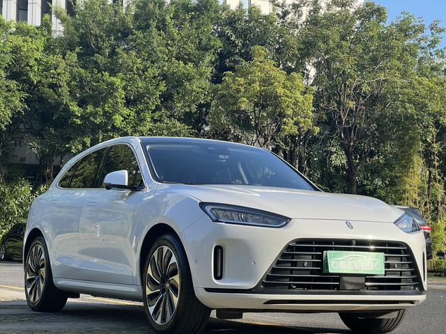 Pre - Owned 2022 AITO M5 Extended - range Rear - wheel Drive Standard Edition