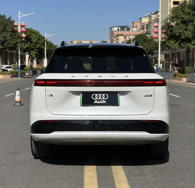 Certificated Pre-Owned XPENG G9 2025 625 Long Range Max