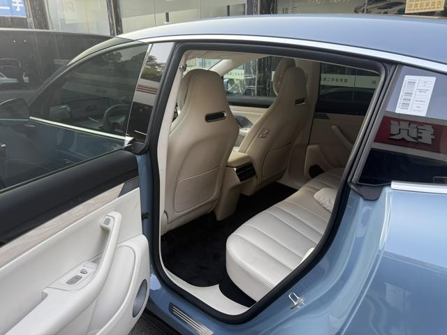 Certificated Pre-Owned Zhijie R7 2024 All-Electric 100kWh Ultra Four-Wheel Drive Version -u22335897