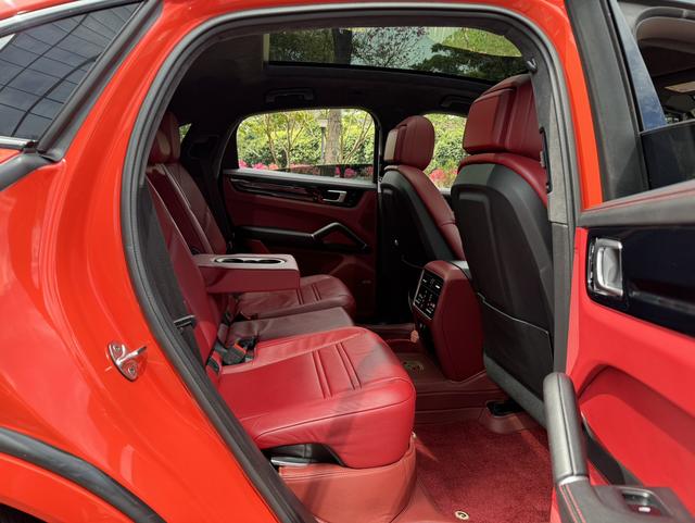 Certificated Pre-Owned Porsche Cayenne Coupé 2019 Cayenne Coupé 3.0T - u22717398