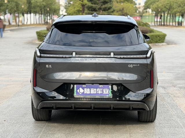 Certificated Pre-Owned Lynk & Co 08 EM-P 2023 220 AWD Performance Halo -u21897607