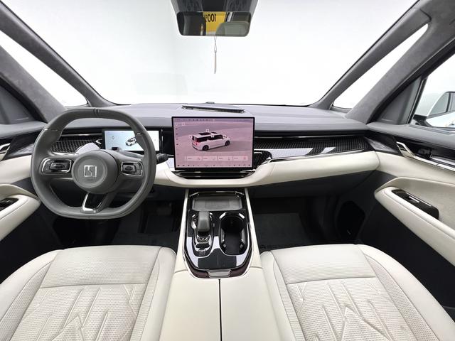 Certificated Pre-Owned ZEEKR 009 2024 Six-Seater Executive Edition Four-Wheel Drive 108kWh-u22959937