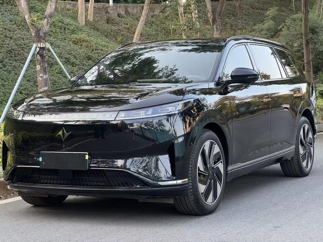 Certificated Pre-Owned Eπ 008 2024 Edition 636Max All-Electric 6-Seater -u22481630