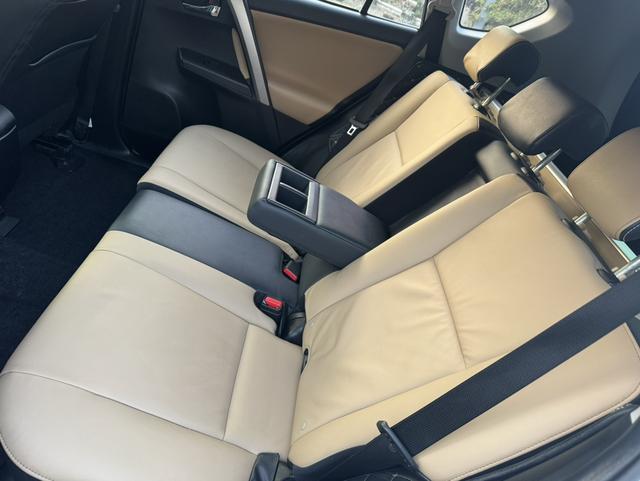 Certificated Used FAW Toyota RAV4 Rongfang 2016 2.0L CVT Two-Wheel Drive Zhishang Version