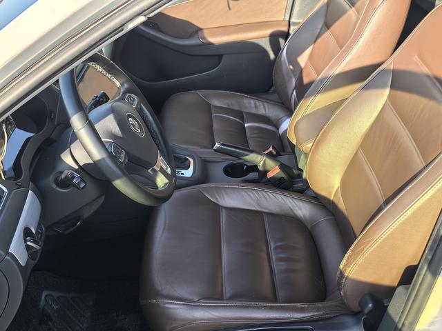 Certificated Pre-Owned FAW-Volkswagen Sagitar 2014 1.4TSI Automatic Luxury - u22061314