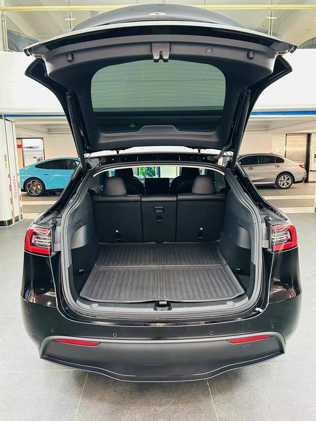 Pre-Owned Tesla Model Y 2022 Facelift Rear-Wheel Drive Edition