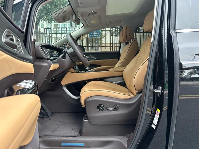 Certificated Pre-Owned Denza D9 DM 2025 Intelligent Driving Edition 1020 Four-Wheel Drive Premium Version -u22554158