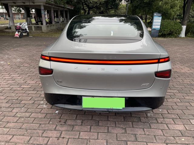 Certificated Pre-Owned XPENG P7 2023 586E-u22188803