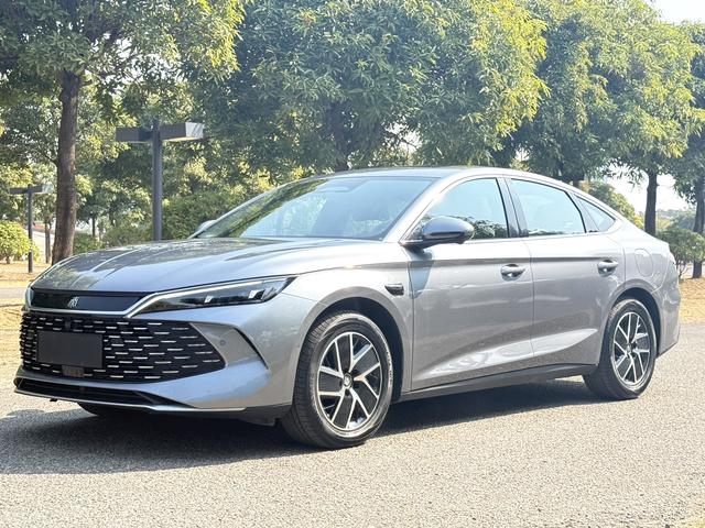 Certificated Pre-Owned BYD Qin L DM 2025 Smart Driving Version DM-i 120KM Beyond Model -u22493788