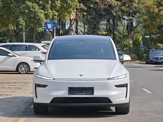 Certificated Pre-Owned Tesla Model Y L 2026 Standard Edition -u22437091