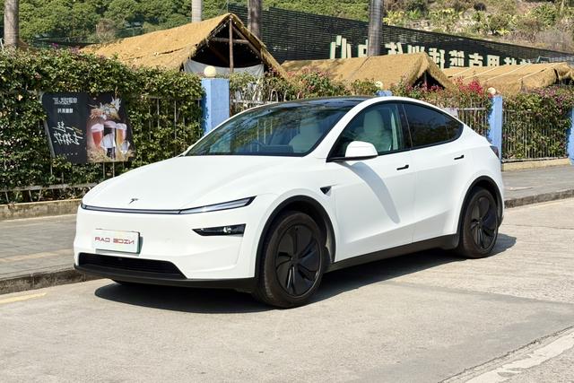 Certificated Pre-Owned Model Y 2025 Long Range All-Wheel Drive Launch Edition -u22481695