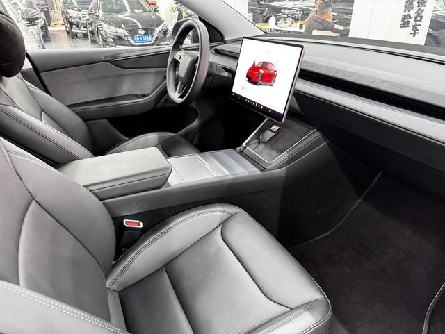 Pre-Owned Tesla Model Y 2025 Rear-Wheel Drive First Edition