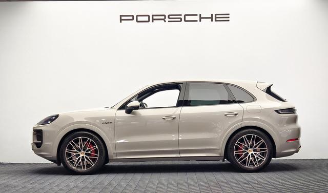 Certificated Pre-Owned Porsche Cayenne E-Hybrid 2024 Cayenne S E-Hybrid 3.0T -u21623001