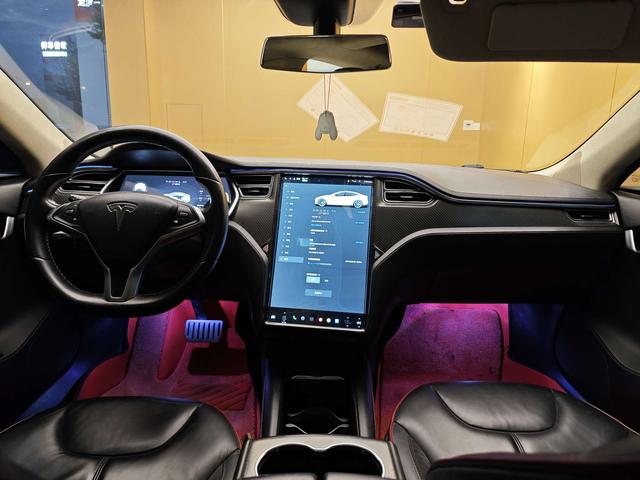 Tesla Model S 2014 Version P85