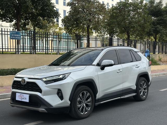 Certificated Pre-Owned RAV4 Rongfang 2023 2.0L CVT Two-Wheel Drive 20th Anniversary Platinum Limited Edition - u22665870