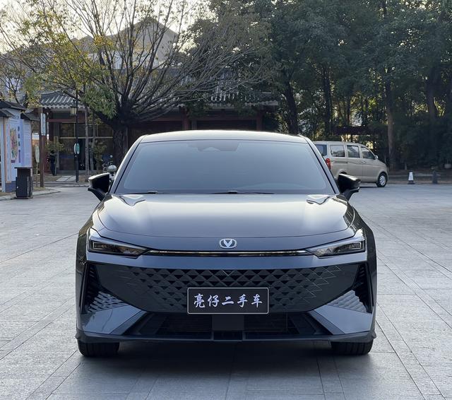 Certificated Pre-Owned Changan UNI-V 2024 1.5T Premium Edition - u22372079