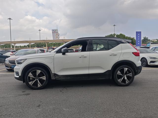Pre-Owned Volvo XC40 EV 2021 Model P8 Pure Electric AWD Inscription R-Design