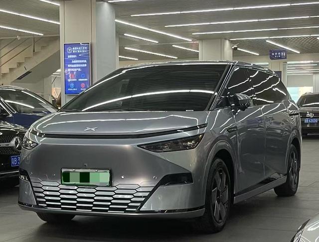 Certificated Pre-Owned XPENG X9 2024 Model 640 Four-Wheel Drive High-Performance Max-u22152283