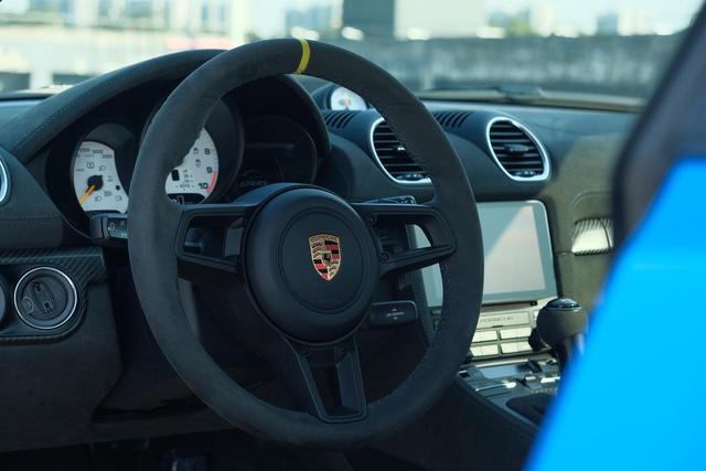 Certificated Pre-Owned Porsche 718 2022 Cayman GT4 RS 4.0L - u22609623