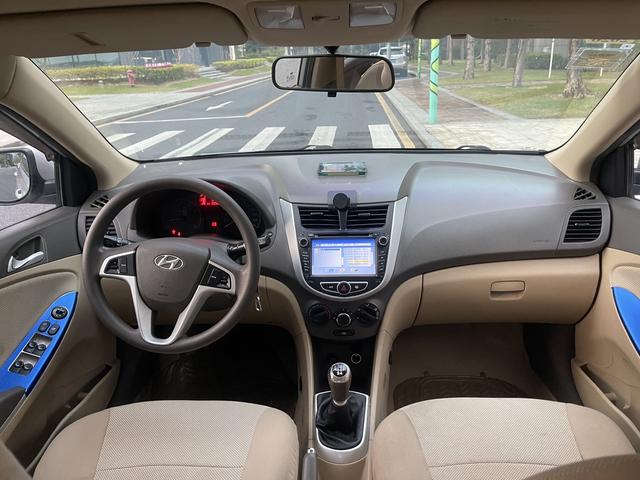 Hyundai Verna 2010 d'occasion certifiée, berline 4 portes, 1,4 L, boîte manuelle, confort GS - u22111120