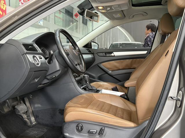 Certificated Pre-Owned SAIC Volkswagen Passat 2014 1.8TSI DSG Prestige Navigation Edition - u22555254