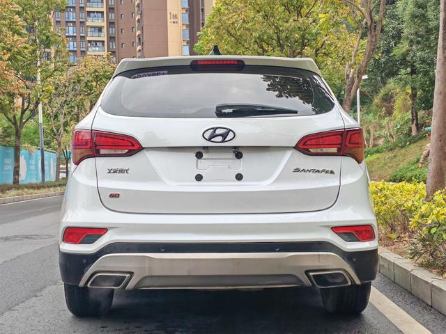 Certificated Pre-Owned Santa Fe 2017 2.4L Automatic Two-Wheel Drive Intelligent 5-Seater - u22567387