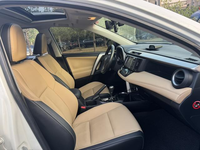 Certificated Used FAW Toyota RAV4 Rongfang 2016 2.0L CVT Two-Wheel Drive Zhishang Version