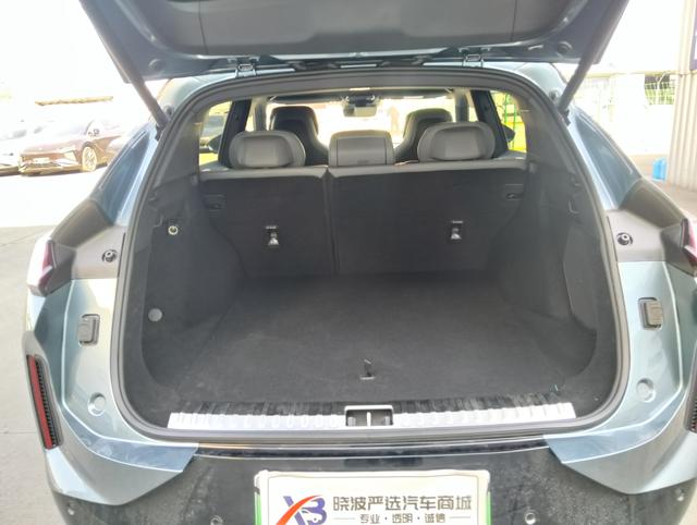 Certificated Pre-Owned Lynk & Co 08 EM-P 2025 220 Four-Wheel Drive Performance Halo -u22085685