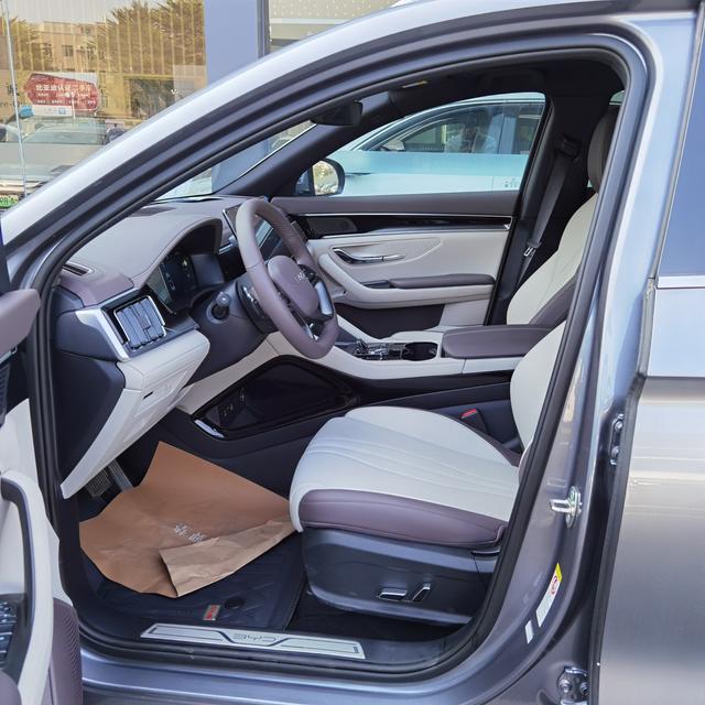Certificated Pre-Owned BYD Song PLUS DM 2025 Model DM-i 160KM Flagship Edition