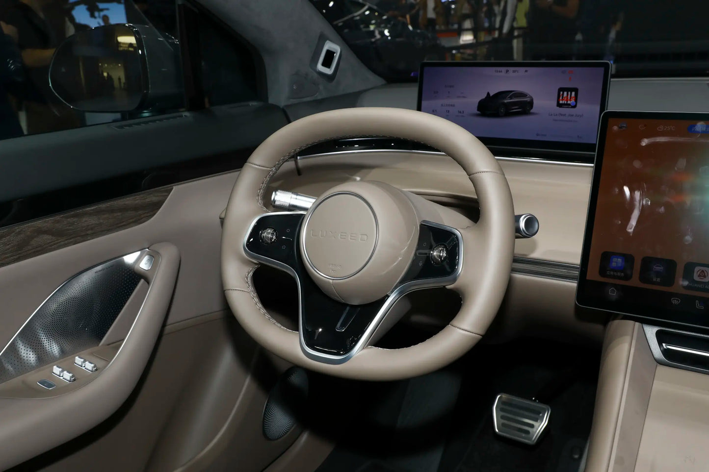 Chery LUXEED R7-Гибрид REEV