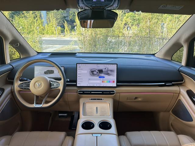 Certificated Pre-Owned VOYAH Dreamer PHEV 2025 4WD Flagship Qiankun Edition -u22117998