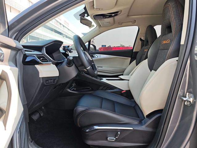 Certificated Pre-Owned Lynk & Co 06 EM-P 2020 Plus