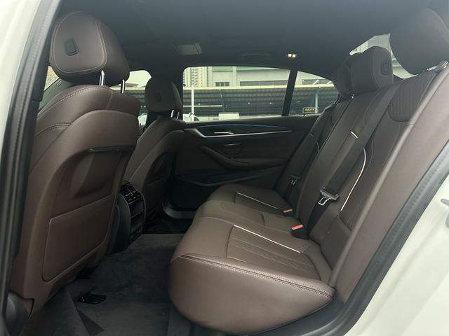 Certificated Pre-Owned BMW 5 Series 2021 530Li Leading Edition M Sport Package - u22559904