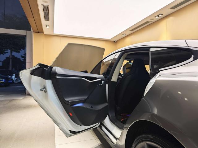 Tesla Model S 2014 Version P85