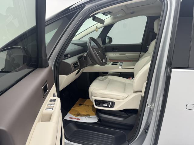 Certificated Pre-Owned Li Auto MEGA 2024 Ultra Edition