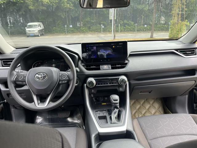 Certificated Pre-Owned RAV4 Rongfang 2023 2.0L CVT Two-Wheel Drive Fashion Edition - u22715221