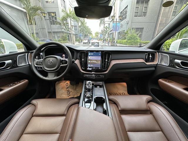 Certificated Pre-Owned Volvo XC60 PHEV 2025 T8 AWD Long Range Inscription Luxury Edition -u21603307