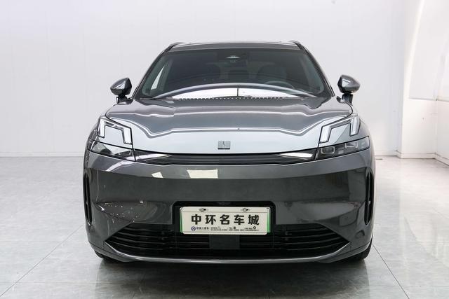 Certificated Pre-Owned Lynk & Co 08 EM-P 2023 120 Long Range Halo -u22098824