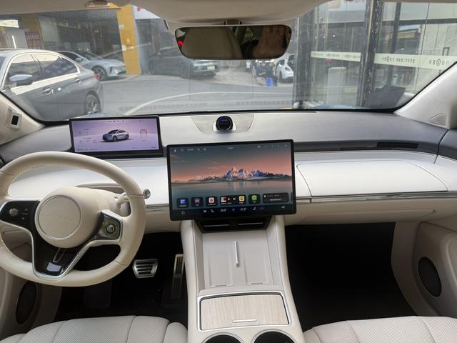 Certificated Pre-Owned Zhijie R7 2024 All-Electric 100kWh Ultra Four-Wheel Drive Version -u22335897