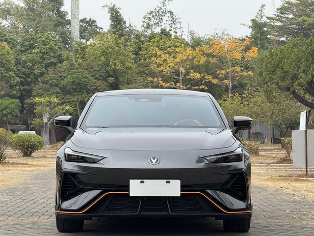 Certificated Pre-Owned Changan UNI-V 2025 Third Generation 2.0T High-Powered Version - u22607871
