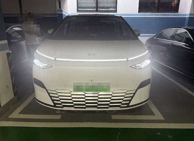 Pre-Owned XPeng X9 2024 Model 702 Ultra Long Range Max