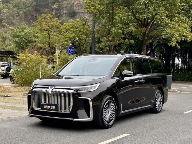 Certificated Pre-Owned VOYAH Dreamer PHEV 2025 4WD Flagship Kunpeng Edition -u22538178